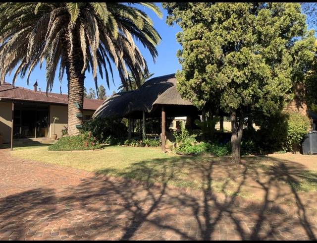 5 BEDROOM HOUSE FOR SALE IN LIBRADENE